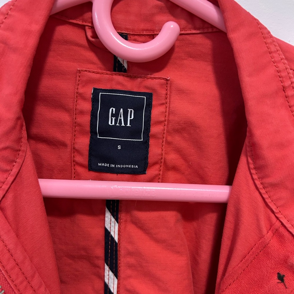 GAP Vibrant Red Jacket - Picture 2 of 9